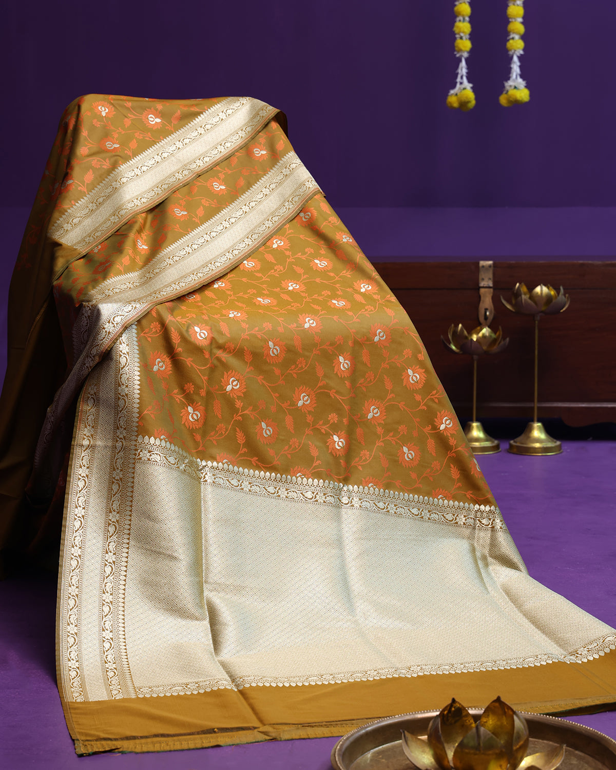 The Olive color Thread of Banaras Tanchoi
