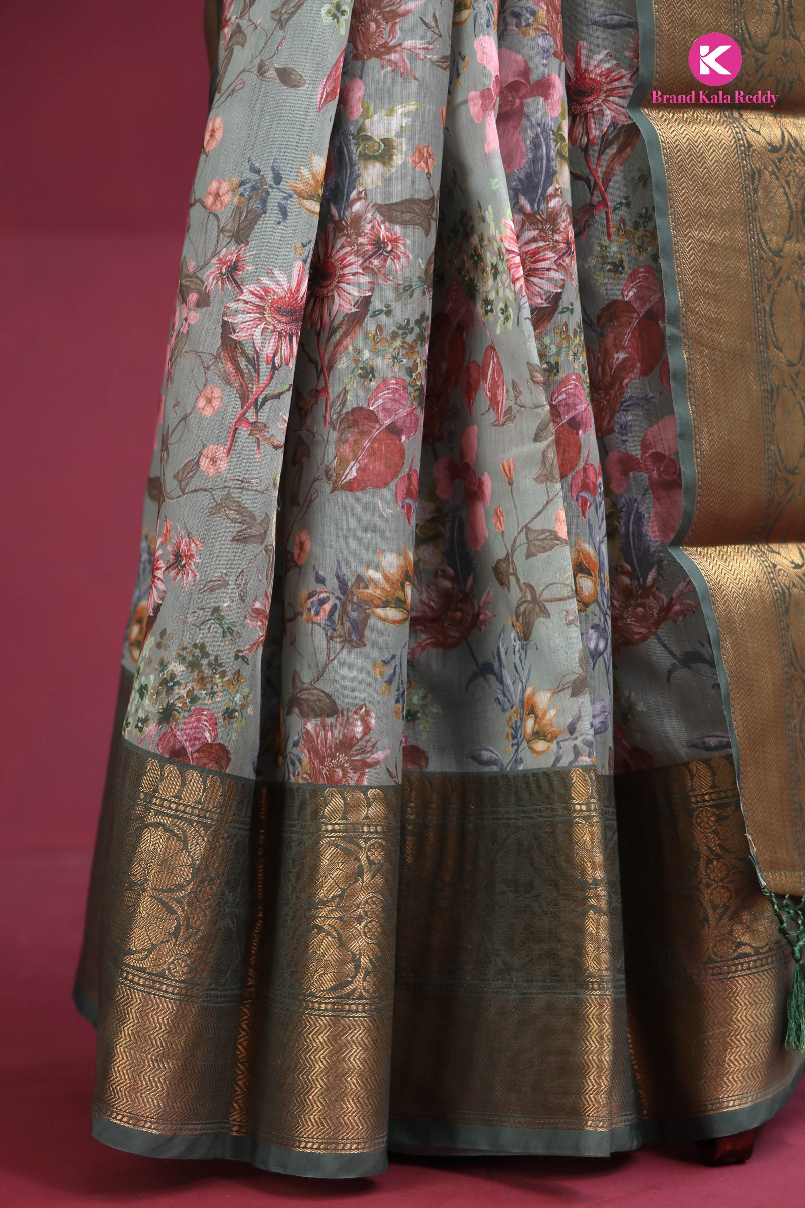 Vintage Bloom Printed Silk Saree with Zari Elegance