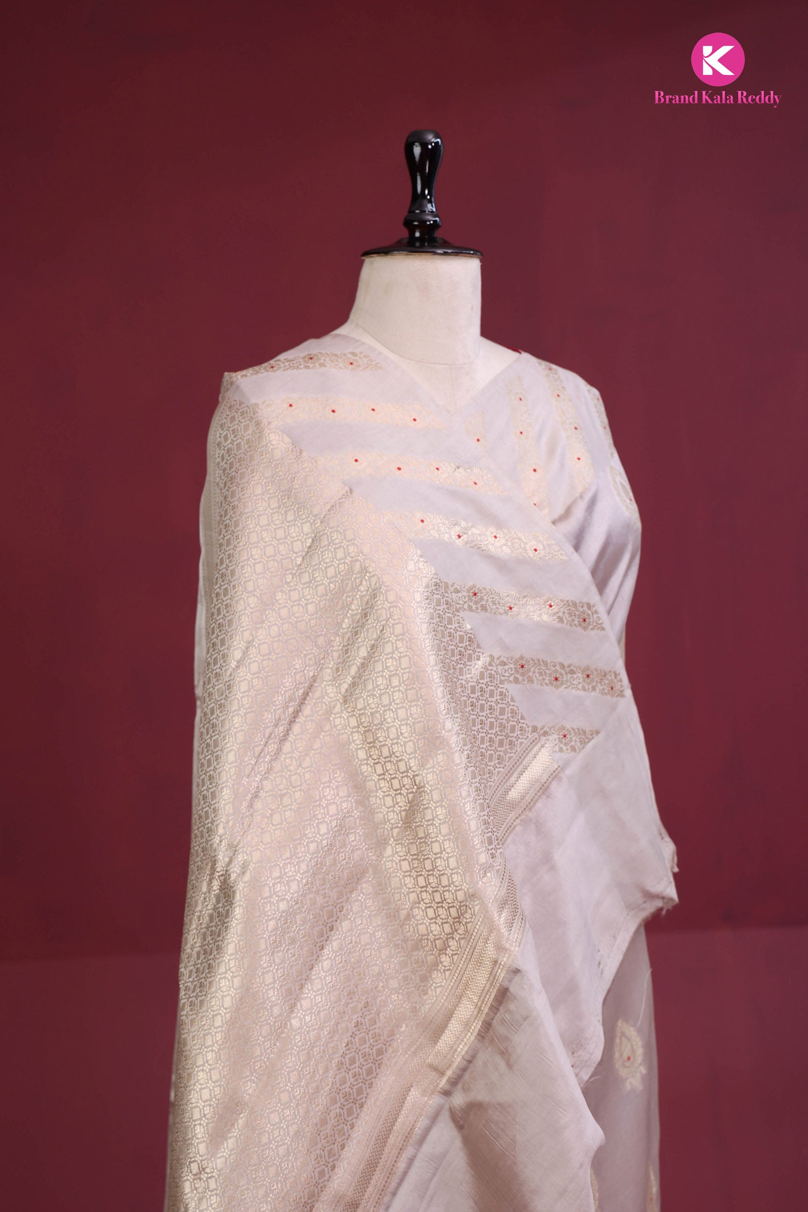 Contemporary Grace: Woven Chiniya Banarasi Silk Saree