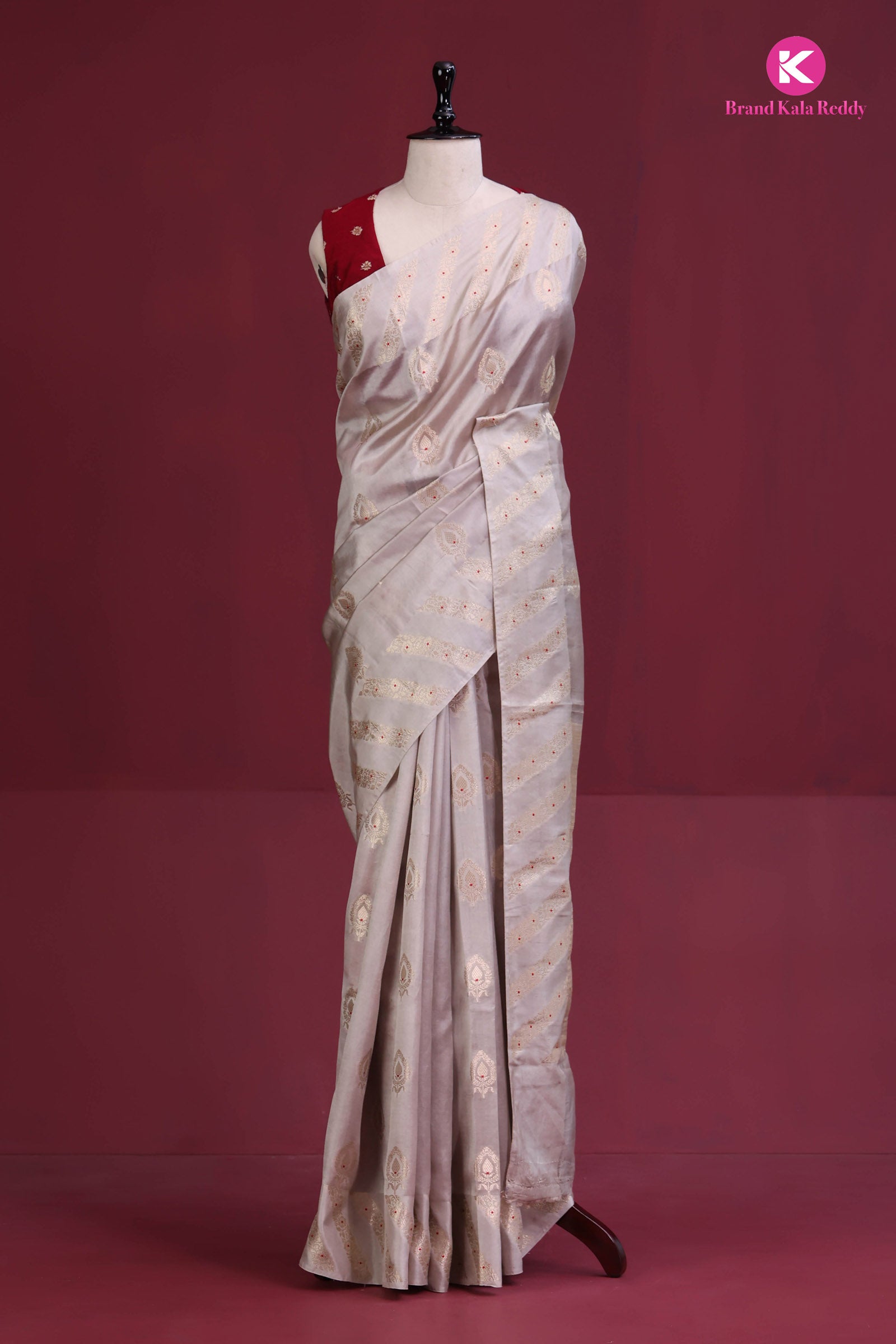 Contemporary Grace: Woven Chiniya Banarasi Silk Saree
